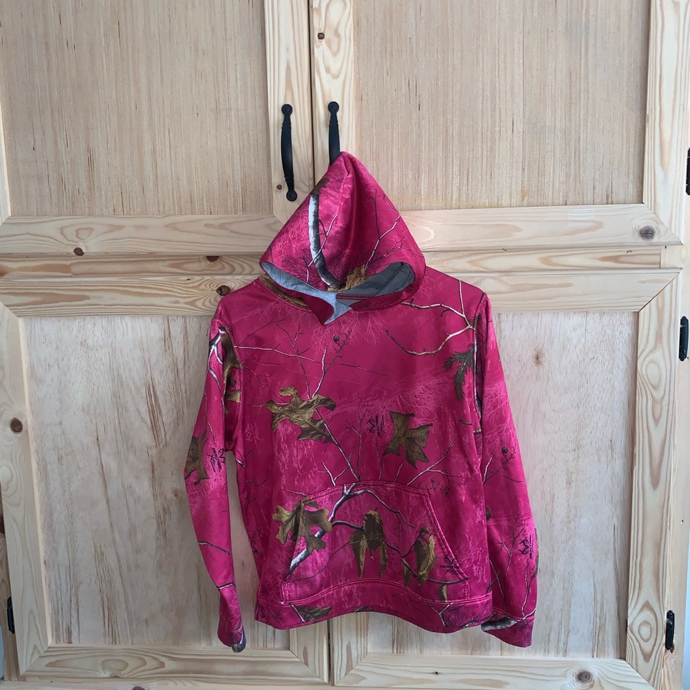 Realtree pink camouflage hooded sweatshirt size M